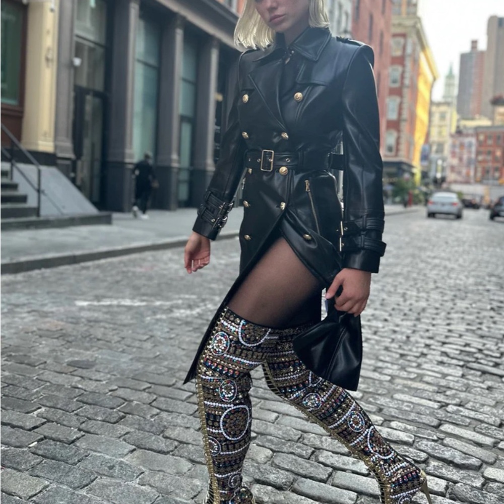 Elegant Black Leather Trench Coat - Picture 3 of 5